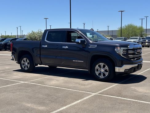 Certified 2025 GMC Sierra 1500 SLT RWD image 7