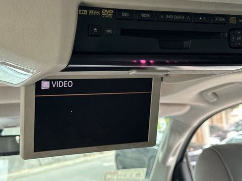 Used 2011 Toyota Sequoia Limited image 34