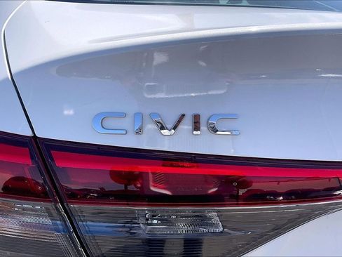 Used 2024 Honda Civic EX image 6