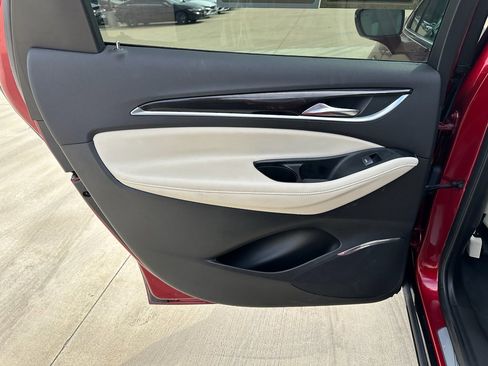 Used 2024 Buick Enclave Essence image 22