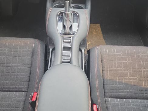 Used 2025 Honda HR-V Sport image 15