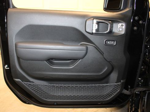 New 2026 Jeep Gladiator Sport image 25