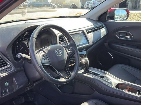 Used 2019 Honda HR-V Touring image 26