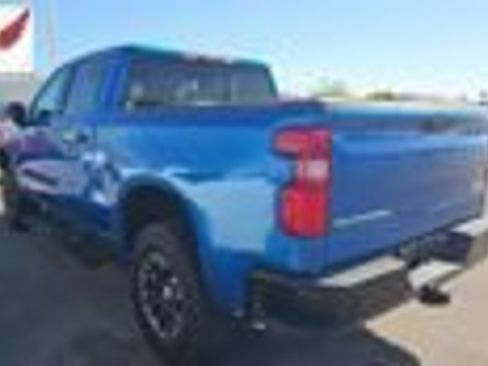 Used 2022 Chevrolet Silverado 1500 ZR2 w/ Technology Package AWD/4WD image 2