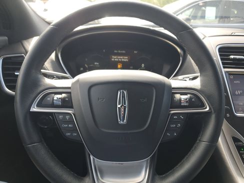 Used 2020 Lincoln Nautilus FWD image 13