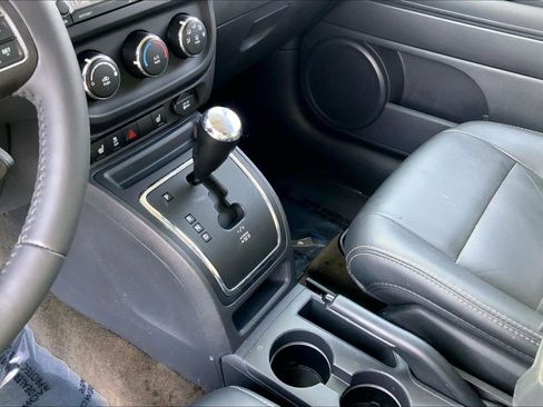 Used 2017 Jeep Patriot High Altitude image 15