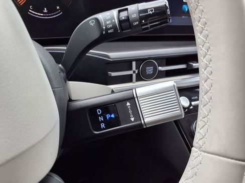 Used 2025 Hyundai Santa Fe SE FWD image 32
