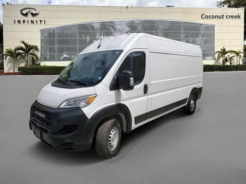 Used 2023 RAM ProMaster 2500 FWD image 2