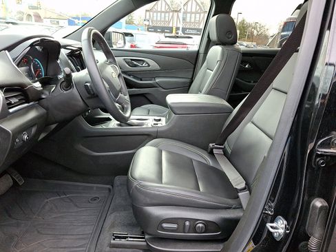 Certified 2023 Chevrolet Traverse LT w/ LT Premium Package image 16