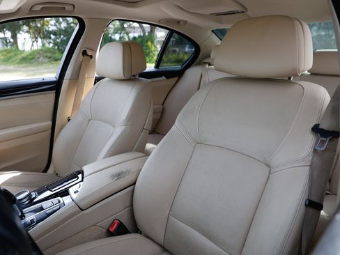 Used 2015 BMW 528i Sedan image 6