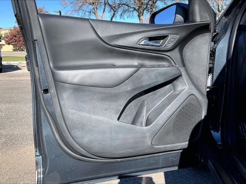 Used 2023 Chevrolet Equinox LT image 40