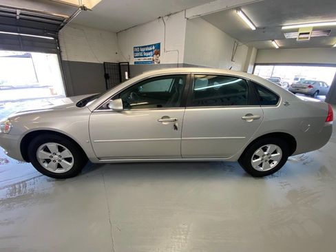Used 2006 Chevrolet Impala LT w/ Preferred Equipment Group FWD image 19