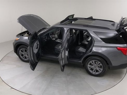 Certified 2022 Ford Explorer XLT w/ Equipment Group 202A image 55