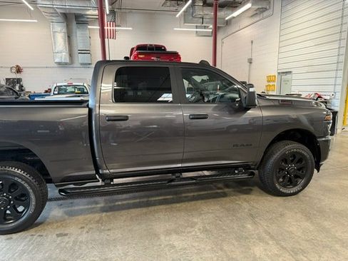 Used 2025 RAM 2500 Big Horn AWD/4WD image 9