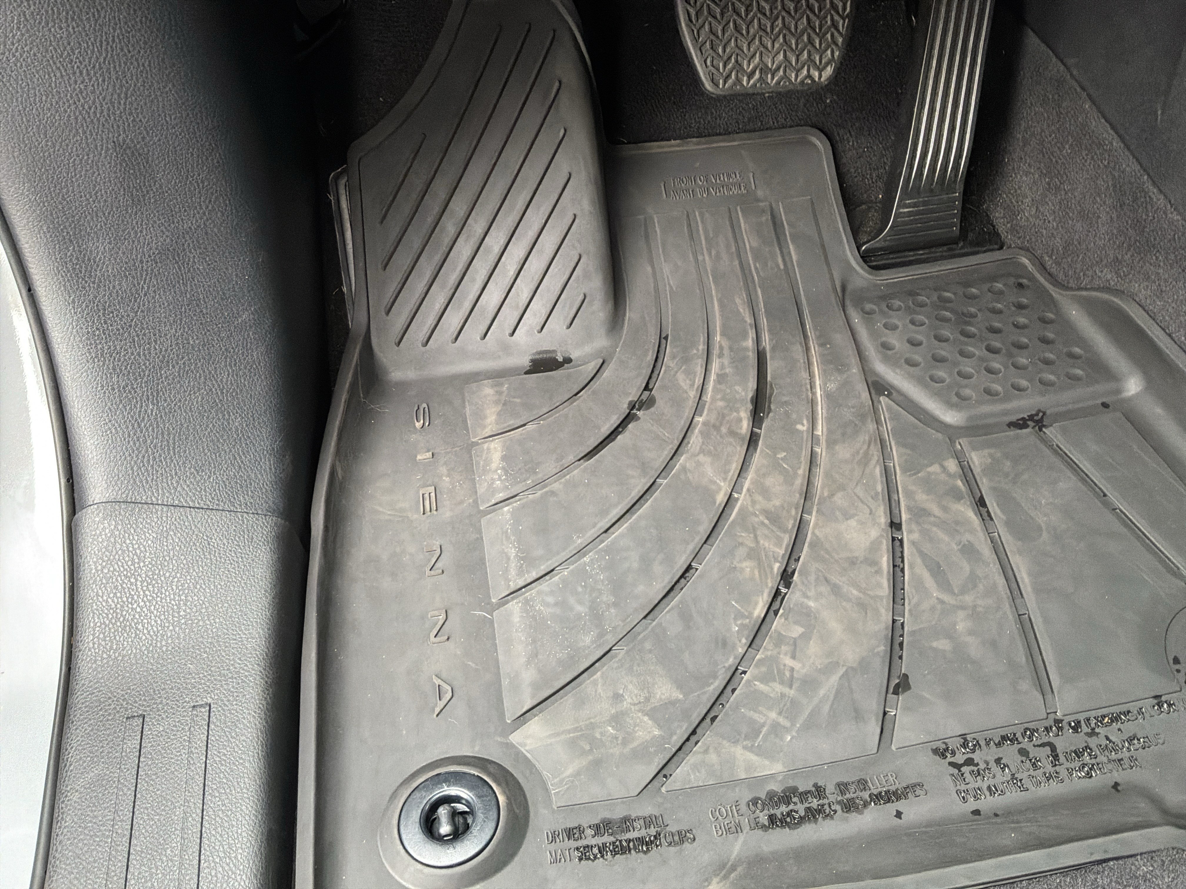 Used 2026 Toyota Sienna XSE FWD image 17