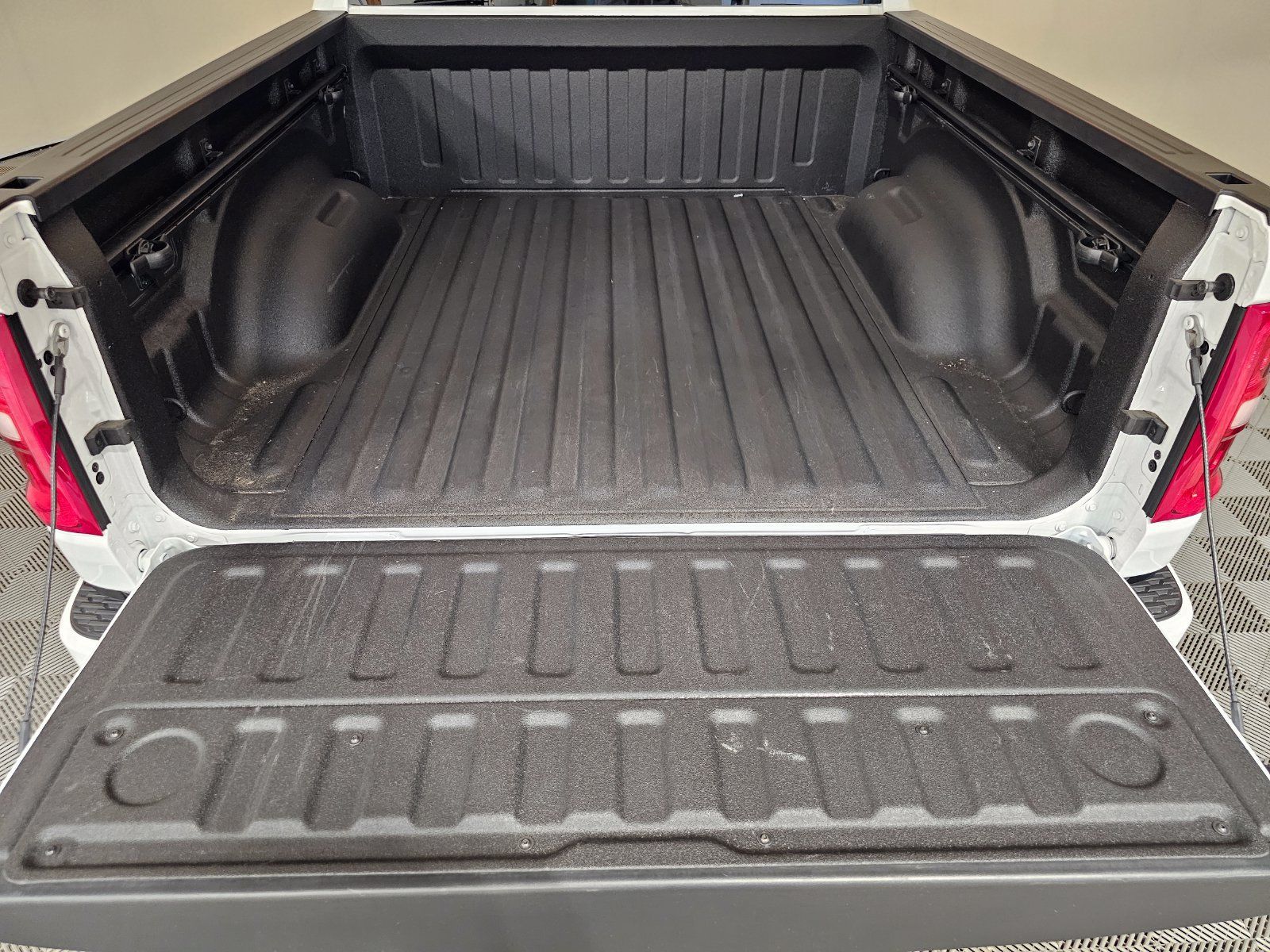 Used 2025 RAM 1500 Laramie w/ Sport Appearance Package AWD/4WD image 25