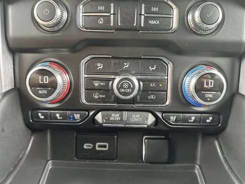 Used 2024 GMC Yukon SLT AWD/4WD image 19