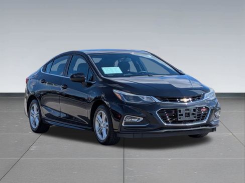 Used 2017 Chevrolet Cruze LT FWD image 7