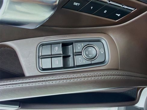 Used 2022 Porsche 718 Cayman RWD image 8