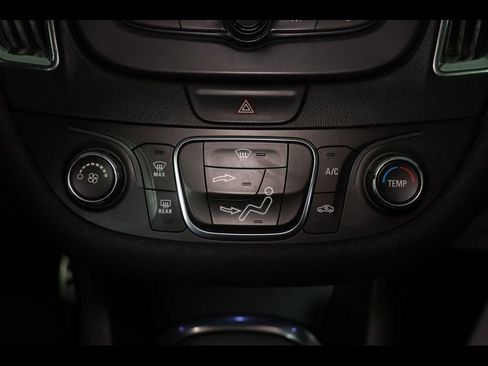 Used 2017 Chevrolet Malibu LT FWD image 21