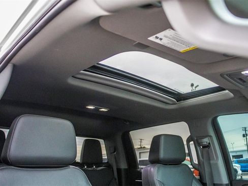 Used 2022 GMC Sierra 1500 SLT image 10