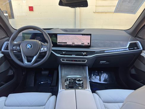 Used 2024 BMW X5 xDrive50e w/ Executive Package AWD/4WD image 13