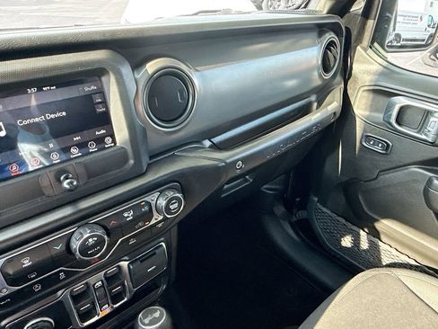 Used 2022 Jeep Wrangler Unlimited Sport AWD/4WD image 24