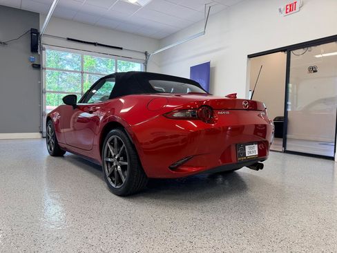 Used 2017 MAZDA MX-5 Miata Grand Touring RWD image 5
