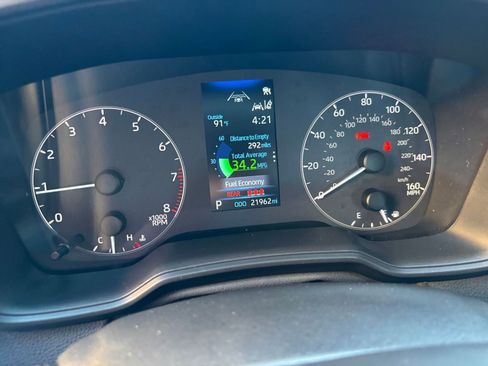 Used 2025 Toyota Corolla LE image 34