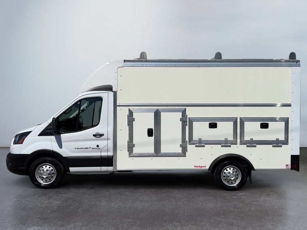 Used 2024 Ford Transit 350 RWD image 7