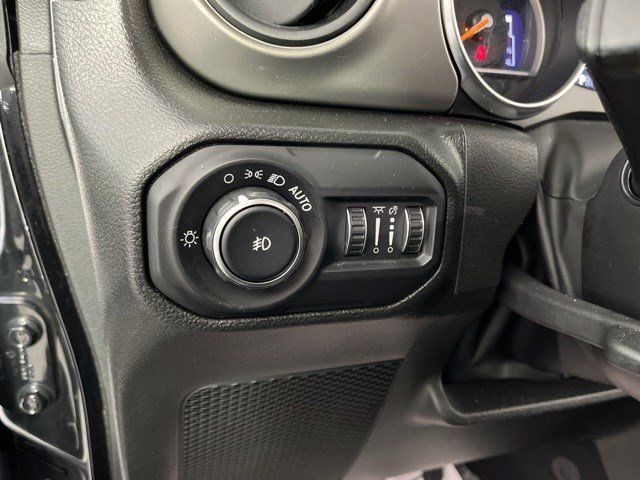 Used 2022 Jeep Wrangler Unlimited Sport AWD/4WD image 27