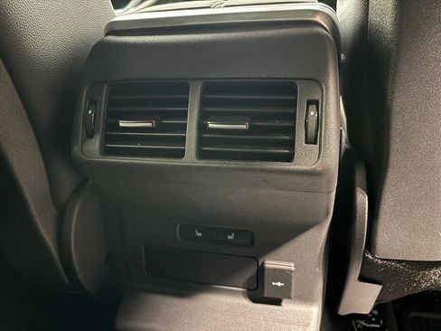 Used 2023 Land Rover Range Rover Velar R-Dynamic S image 37