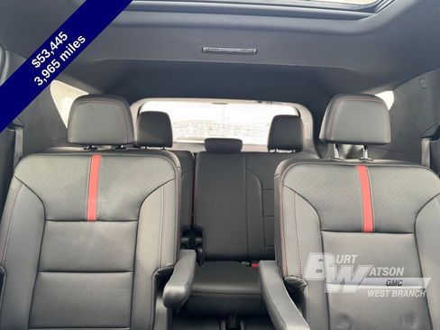 Used 2026 Chevrolet Traverse RS image 25