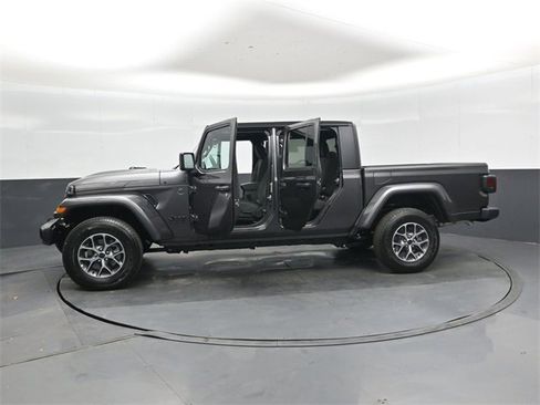 New 2025 Jeep Gladiator Sport image 48