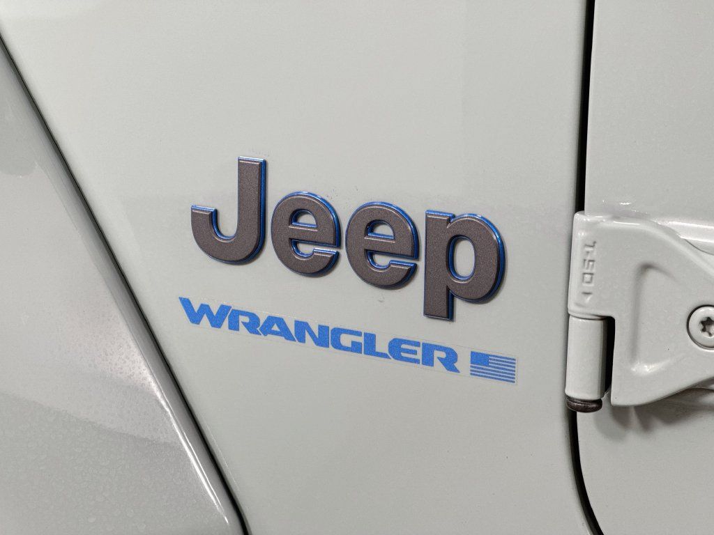 Used 2024 Jeep Wrangler Unlimited AWD/4WD image 12