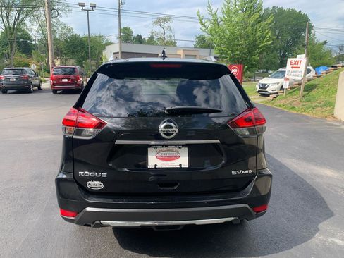 Used 2018 Nissan Rogue SV AWD/4WD image 4