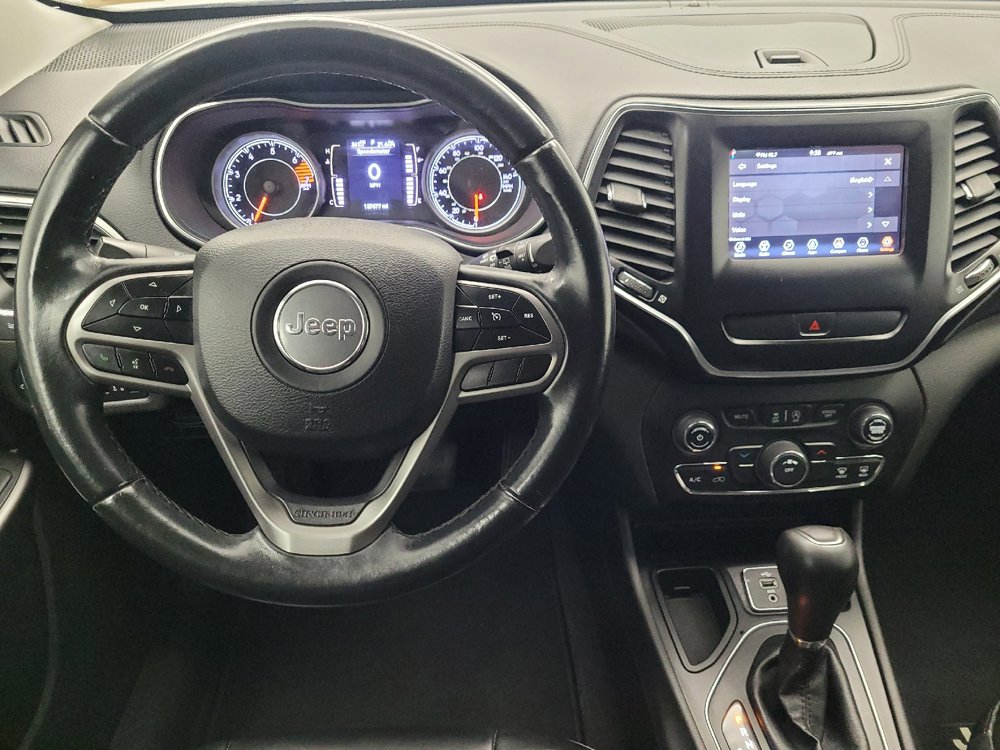 Used 2019 Jeep Cherokee Latitude Plus FWD image 22