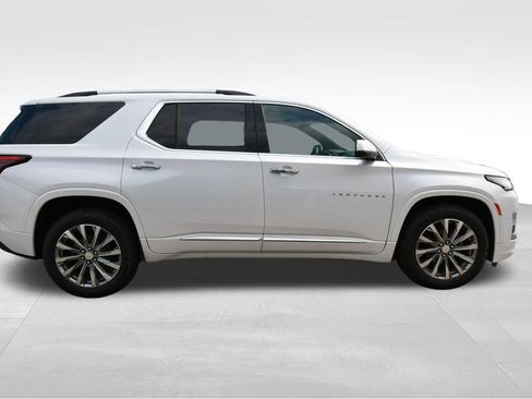 Used 2023 Chevrolet Traverse Premier AWD/4WD image 9