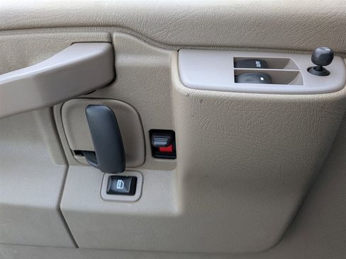 Used 2021 Chevrolet Express 3500 w/ Driver Convenience Package image 13