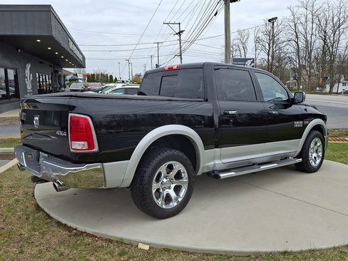 Used 2014 RAM 1500 Laramie w/ Convenience Group image 5