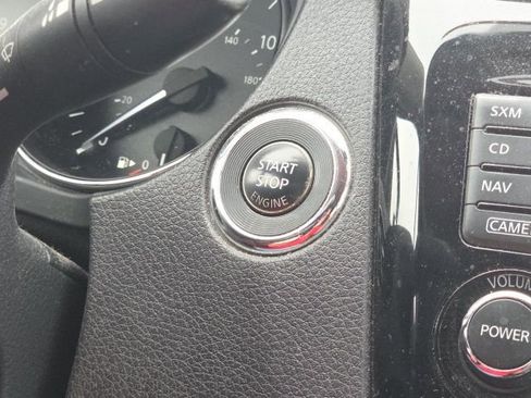 Used 2017 Nissan Rogue SL image 44