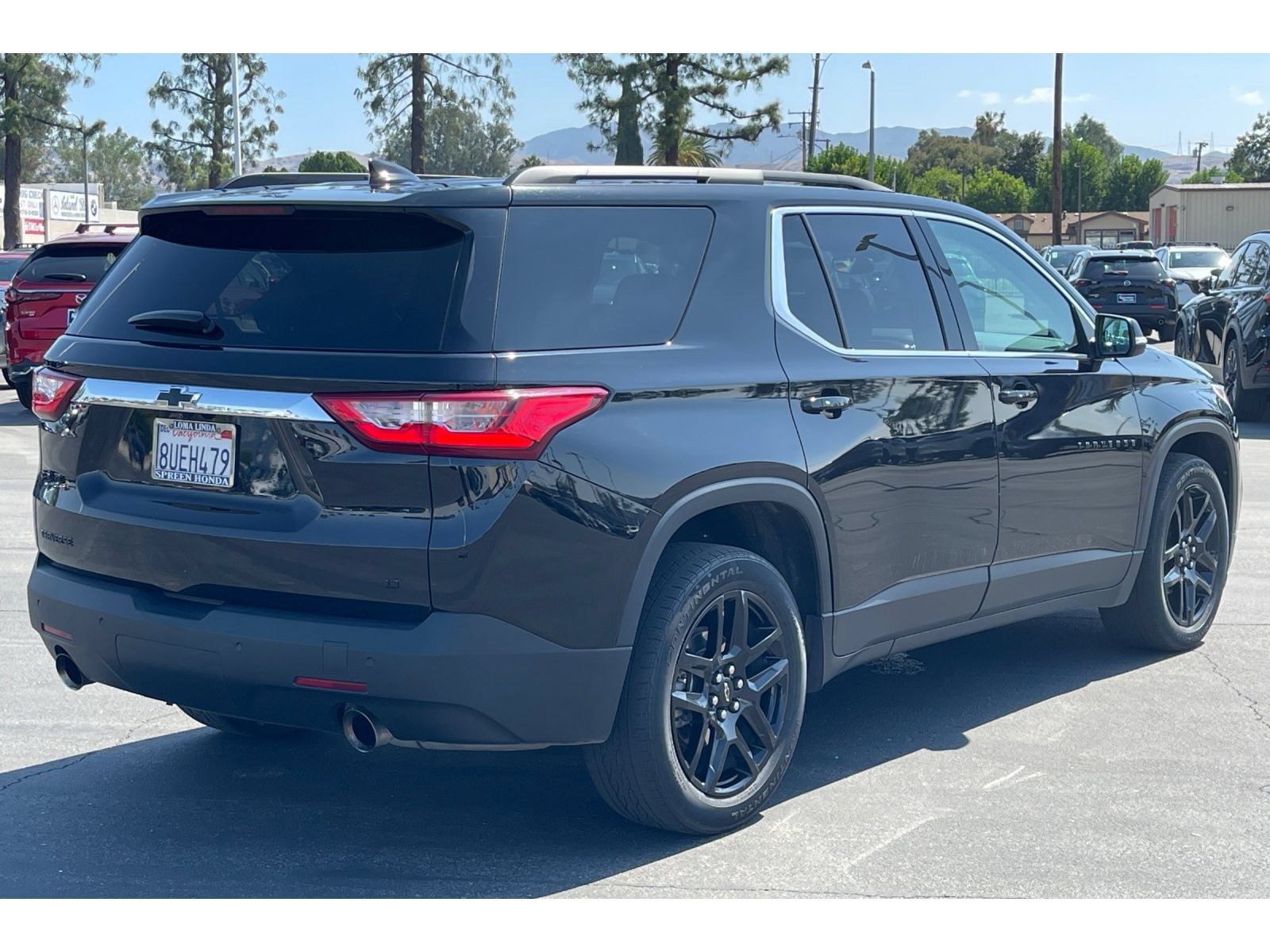 Used 2021 Chevrolet Traverse LT w/ LPO, Blackout Package FWD image 6