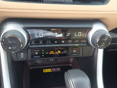 Used 2024 Toyota RAV4 Limited w/ Advanced Technology Package AWD/4WD image 22