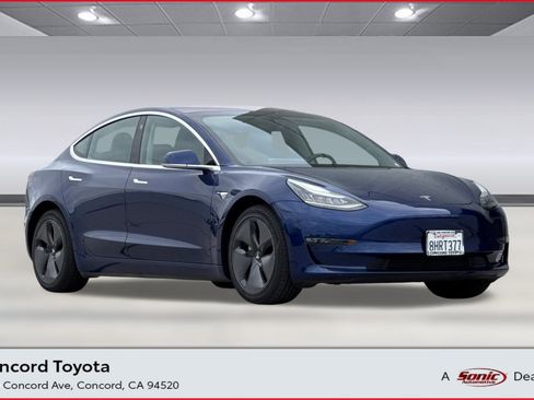 Used 2018 Tesla Model 3 Mid Range image 1