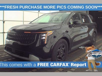 Used 2025 Kia Carnival