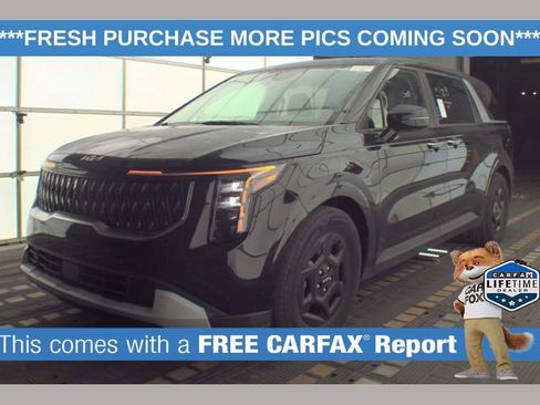 Used 2025 Kia Carnival image 1