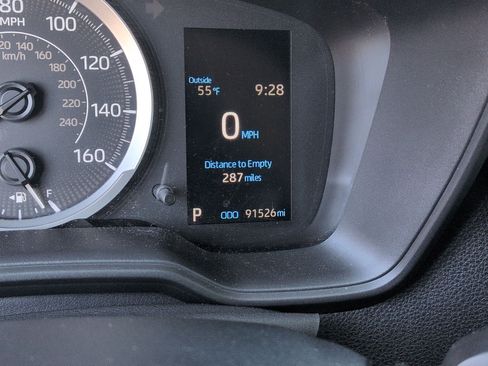 Used 2020 Toyota Corolla LE image 22