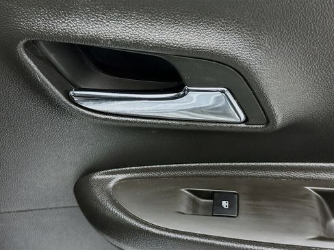 Used 2017 Chevrolet Trax LT w/ LT Convenience Package image 30