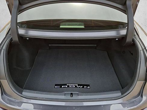 Used 2024 Toyota Crown Platinum image 6