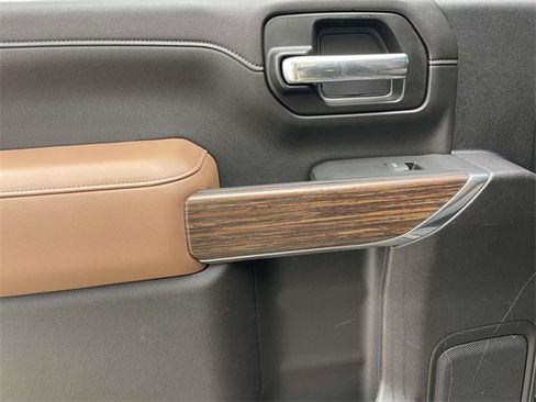 Used 2023 Chevrolet Silverado 2500 High Country w/ Z71 Off-Road Package image 13